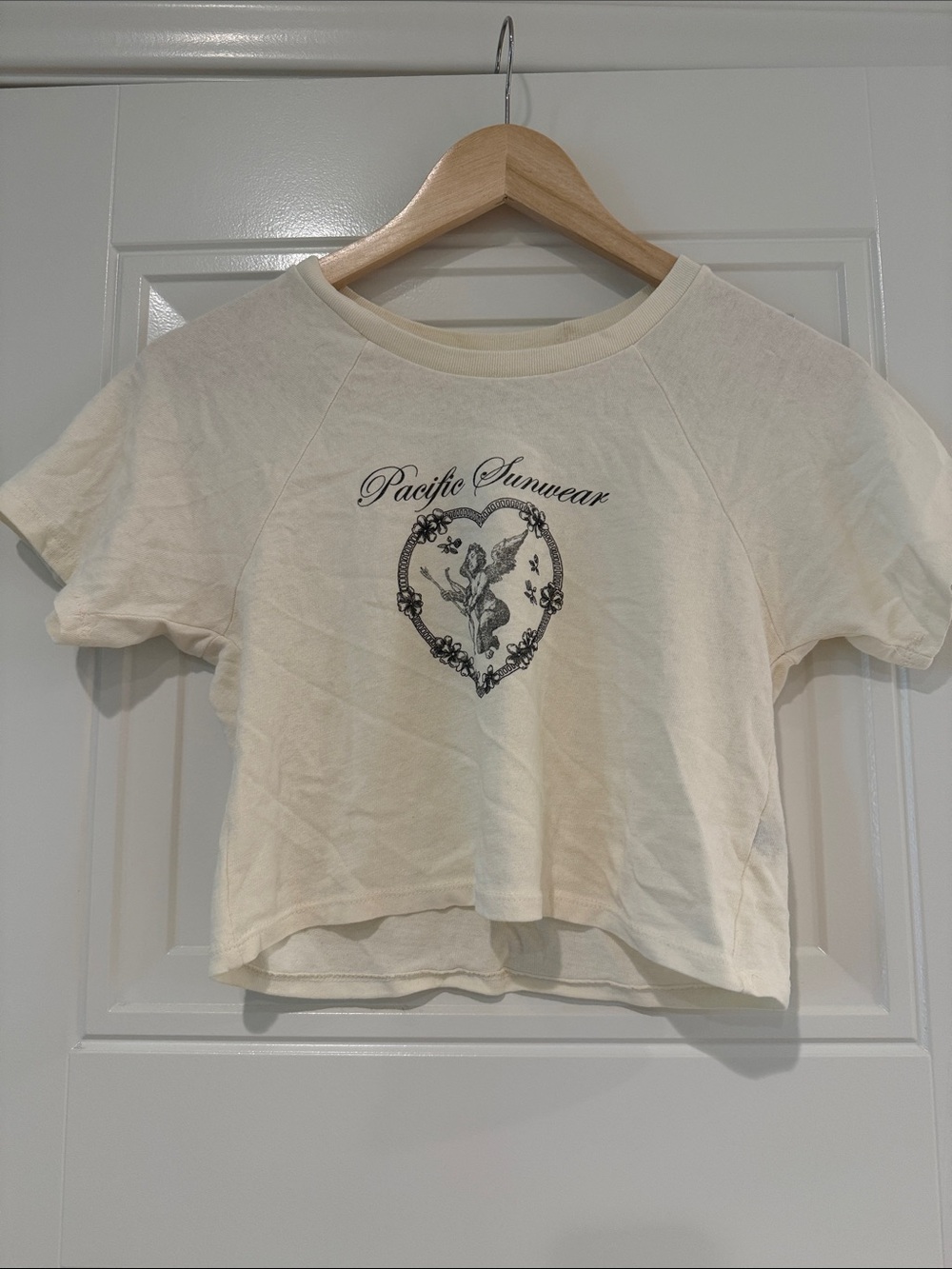 Pacific Sunwear Cream Floral Heart Crop Top